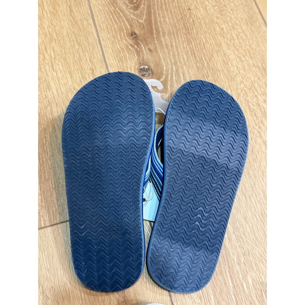 Cat & Jack Boys Navy Blue Striped Flip Flop Sandals Size M 2/3 NWT - Picture 3 of 4